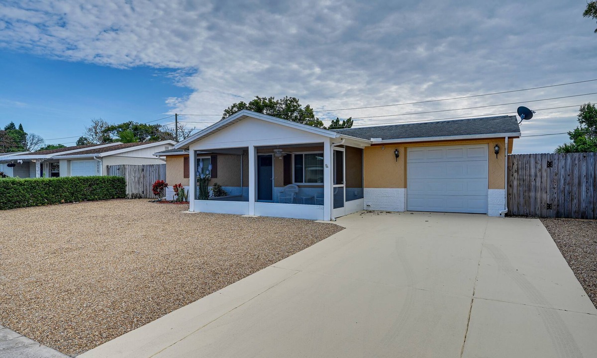 Gulf Highlands House | Stylish Port Richey Home ~ 8 Mi to Beach Park!