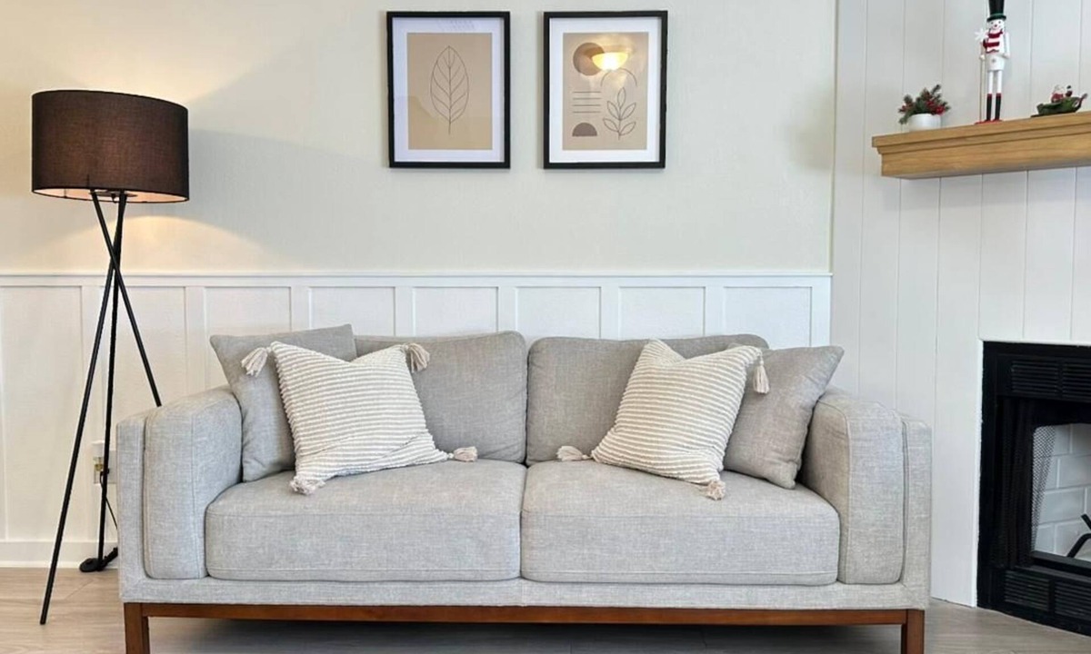 Southside House | Stylish Remodeled Townhouse – Entire Home - Great Location!
