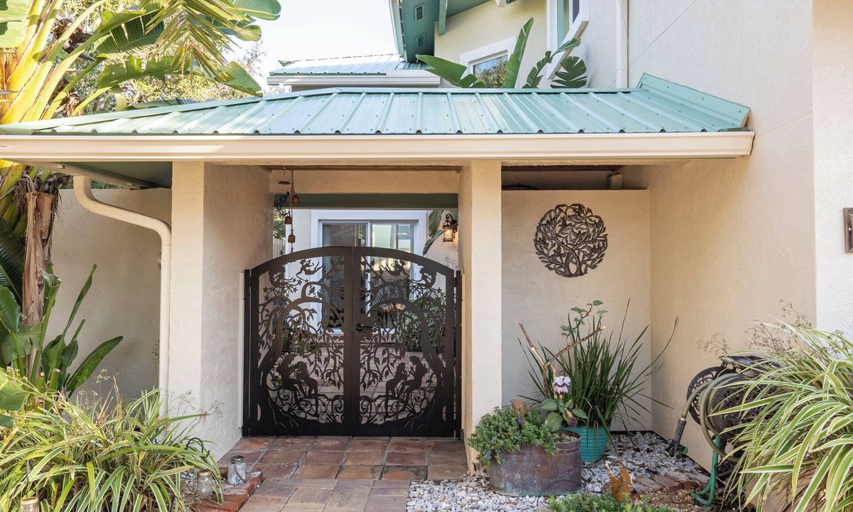 Butler Beach House | Summer Paradise! 200 yards from beach, near Downtown St.Augustine +