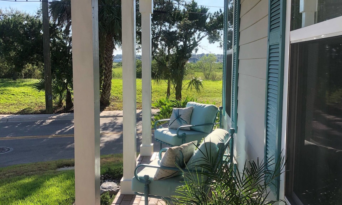 Lincolnville House | Summertime Sweetness in St.Augustine- Close to Festival Locations & Downtown!