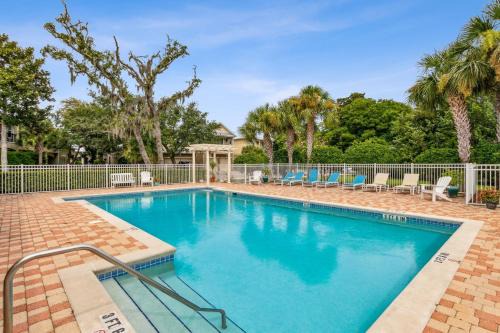 American Beach Apartment | Summerwoods 1903 condo