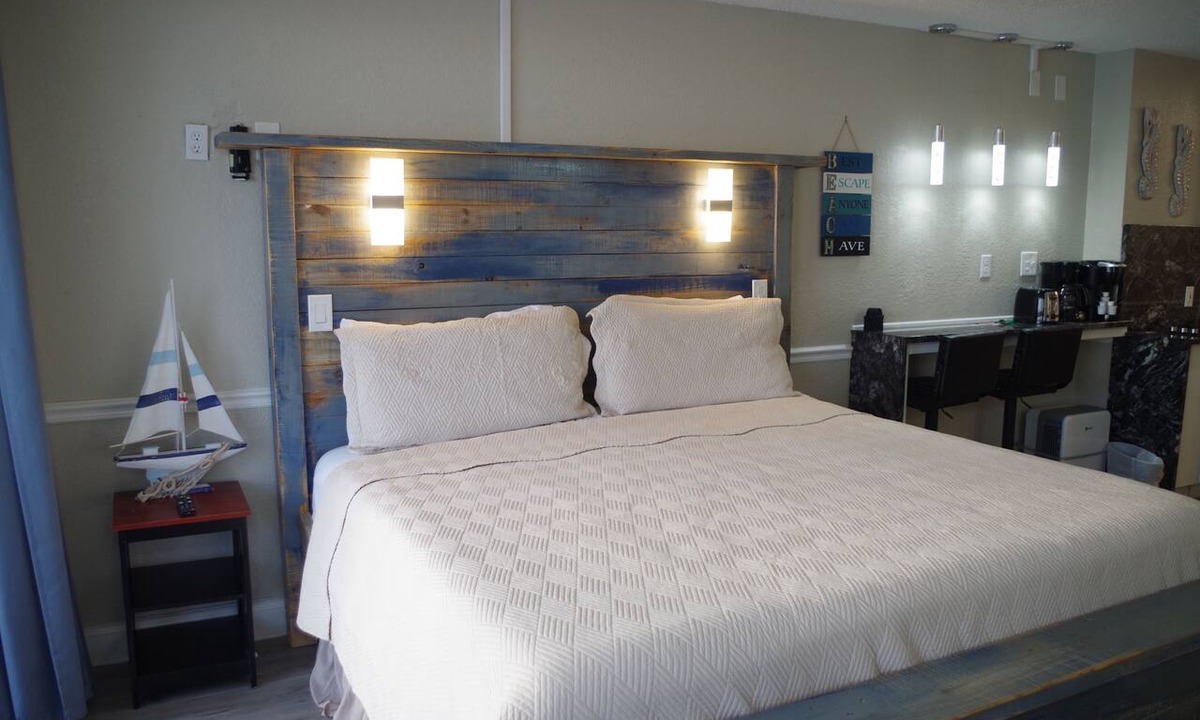 Lenox Park Condo | Sun Rise-Pool-On the Beach