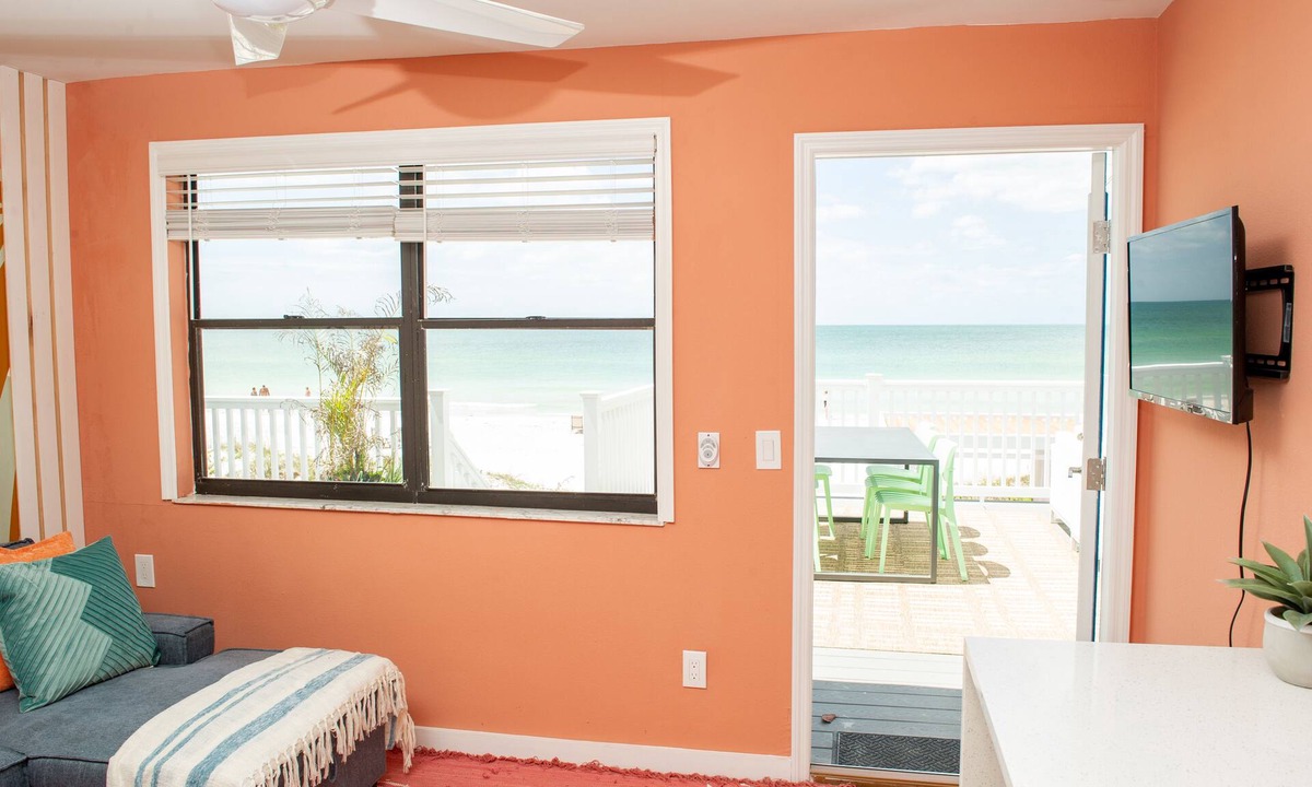 Indian Shores Hotel | Sunburst Inn The Beachfront Suite - Room 10