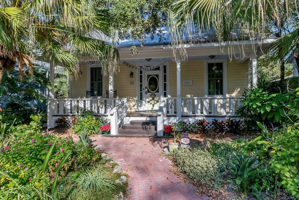 Downtown Historic District House | Sunny Side Cottage - near downtown w garden