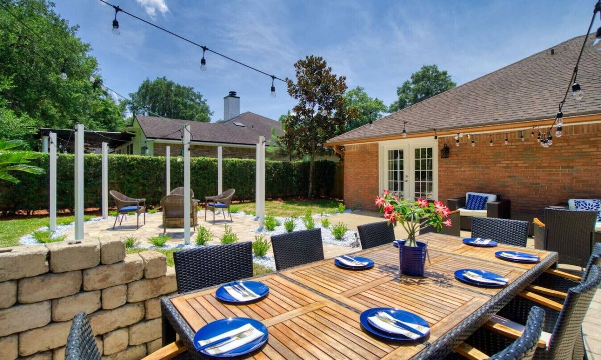 Southside House | ~Sunny Spring Pad Sleeps 12 Sps & Beaches~