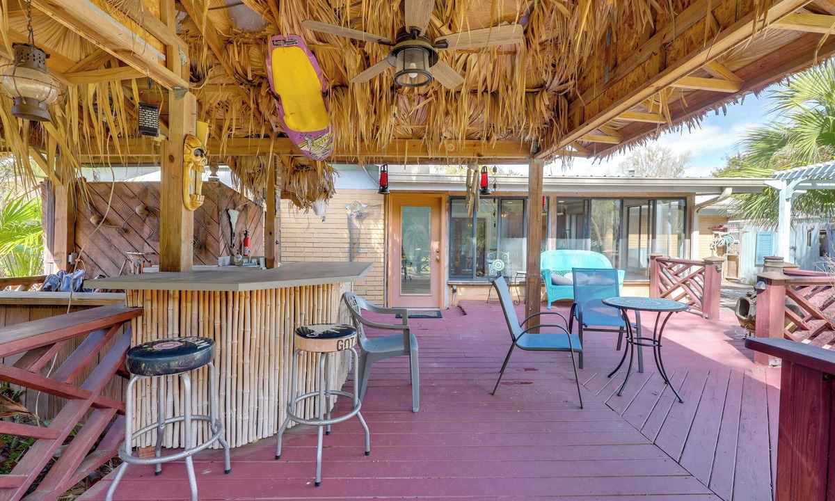 Orange Park House | Sunroom & Spacious Yard! Family Gem in Orange Park