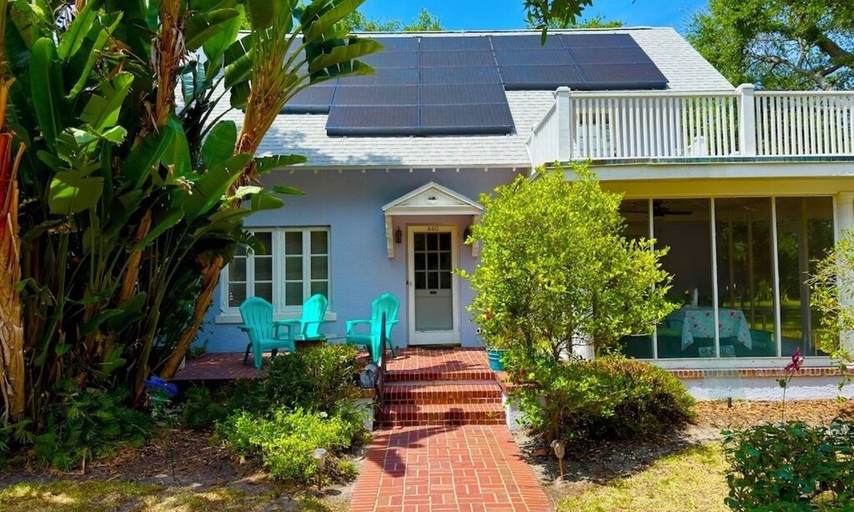 Dunedin House | Superb location historic home- spacious, bright, and quiet, yet downtown!