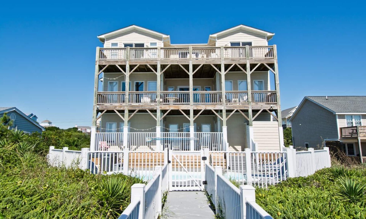 Emerald Isle House | Surf's up, Oceanfront Home in Emerald Isle, NC!
