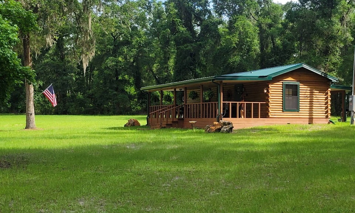 Fort White Cabin | The Cabin at Oakwood Acres in Fort White, newly renovated