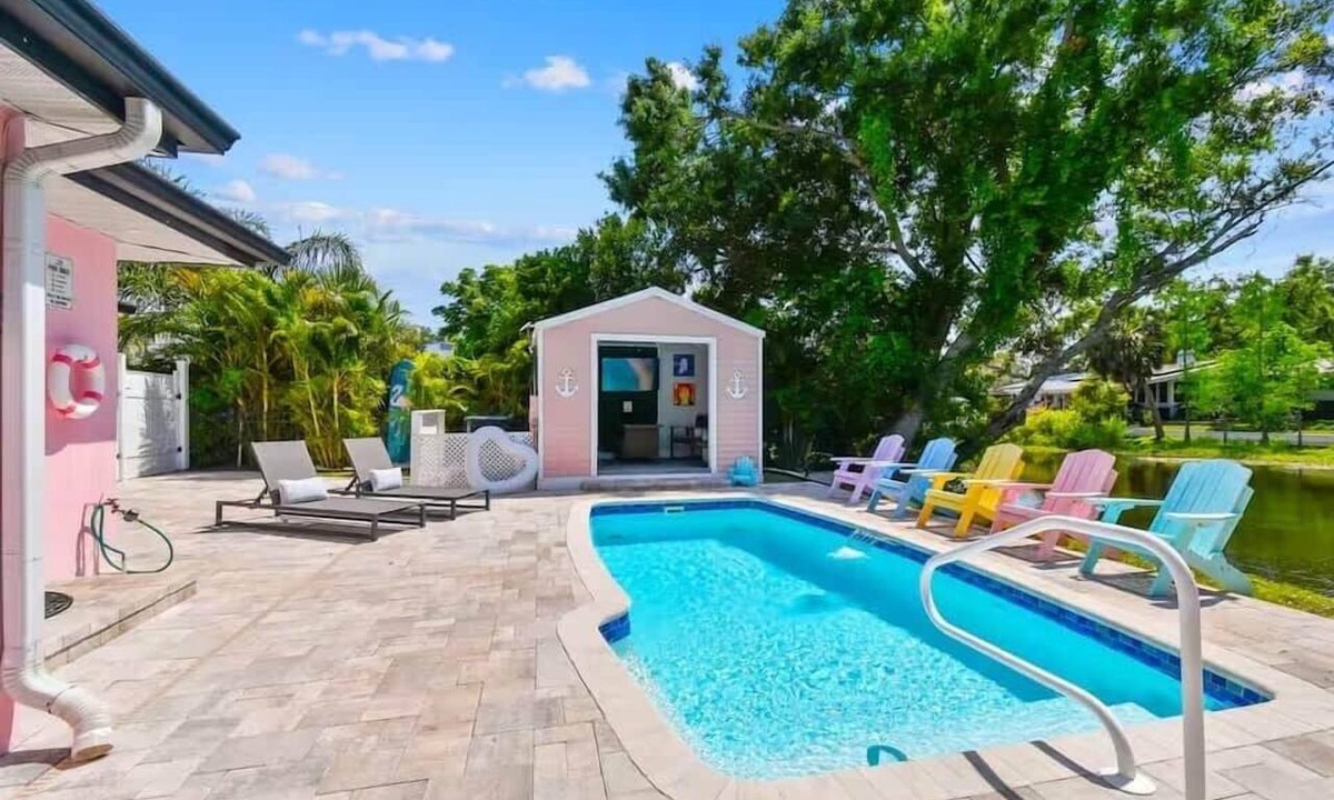 Madeira Beach House | The Champagne & Sunshine House - Glam Girls Getaway