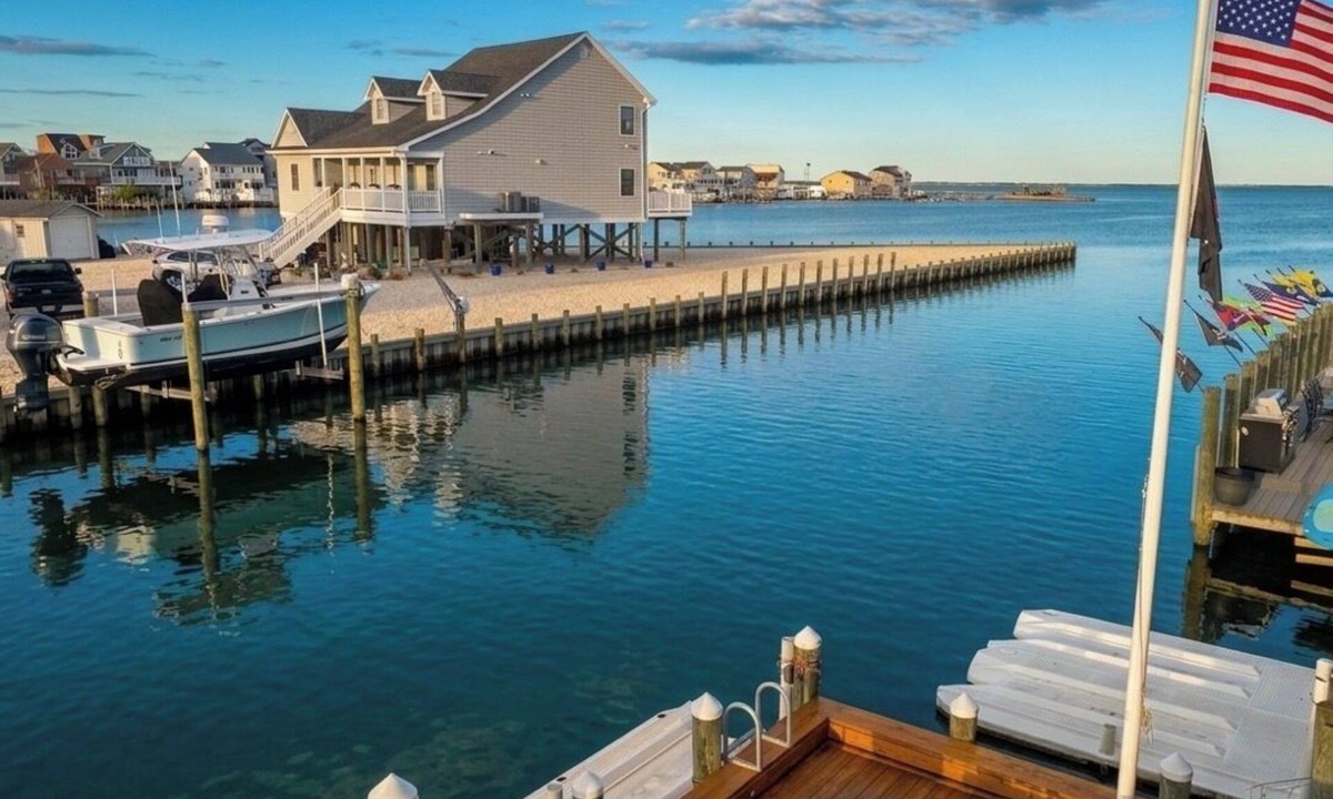 Bayville House | The Cove at Evergreen - Barnegat Bay Retreat with Hot Tub Overlooking the Bay!
