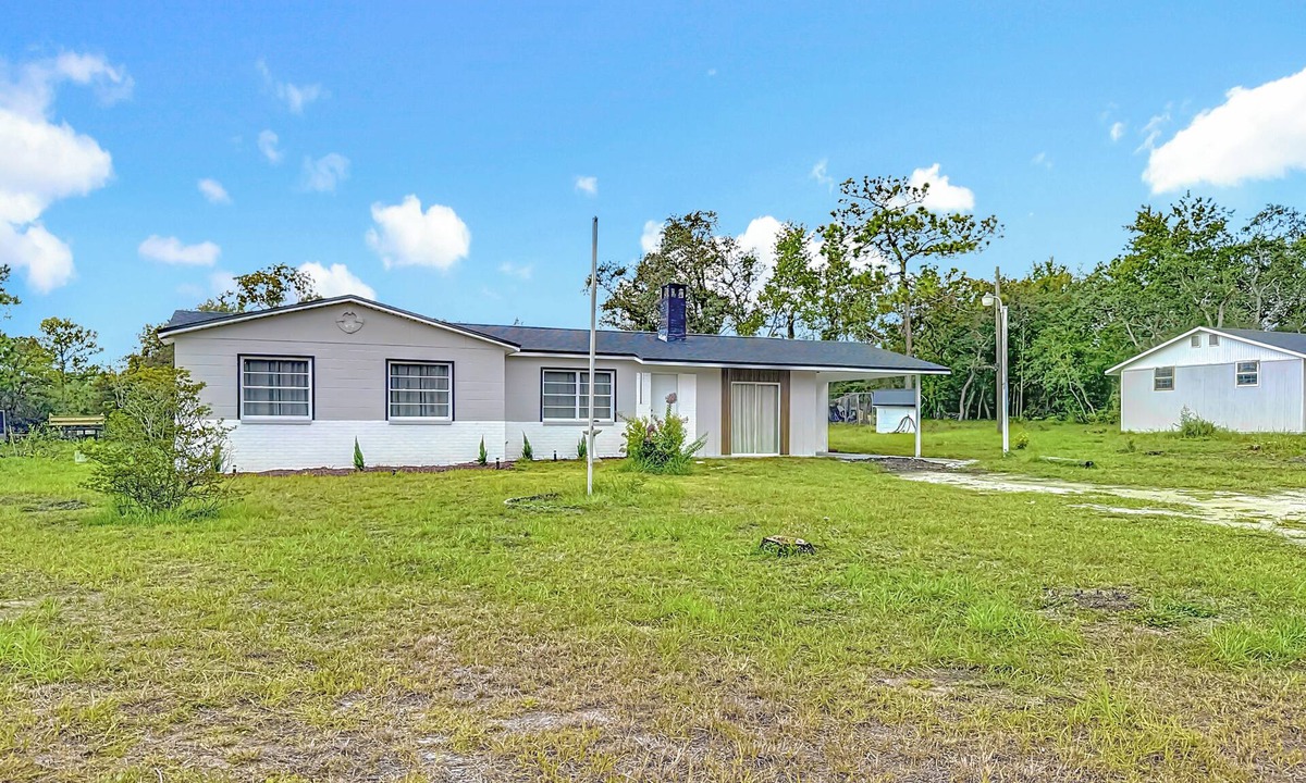 Brooksville House | The Cozy 2.4-Acre Country Heaven near it all