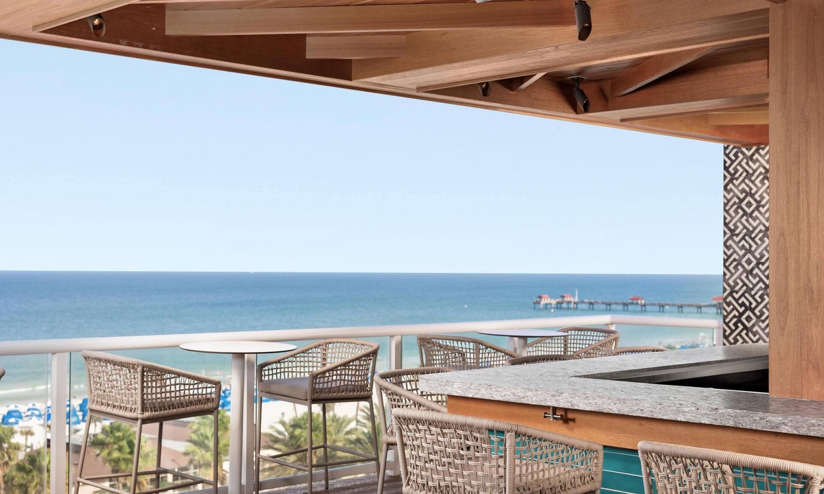 Clearwater Beach Resort | The Hiatus Clearwater Beach, Curio Collection By Hilton