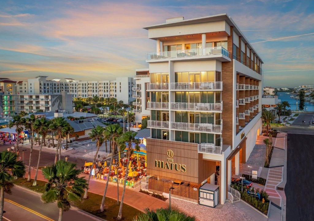 Clearwater Beach Resort | The Hiatus Clearwater Beach, Curio Collection By Hilton