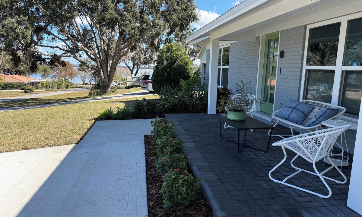 Howey-in-the-Hills House | The Myrtle House - your 2 Bd home in "The Hills"
