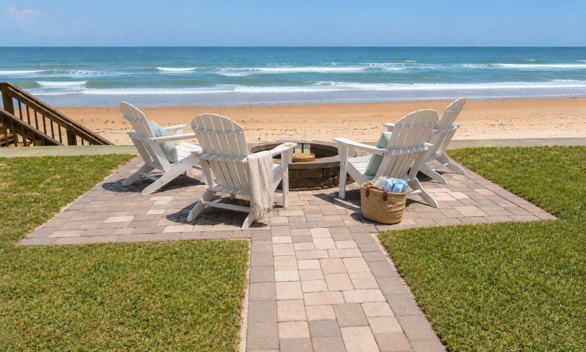 Painters Hill House | The Ocean is Your Backyard - Entire House on Ocean