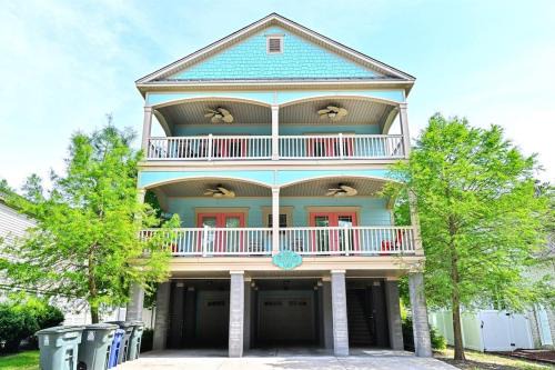 Windy Hill House | The Palm Luxury Beach House w Pool and Game Room