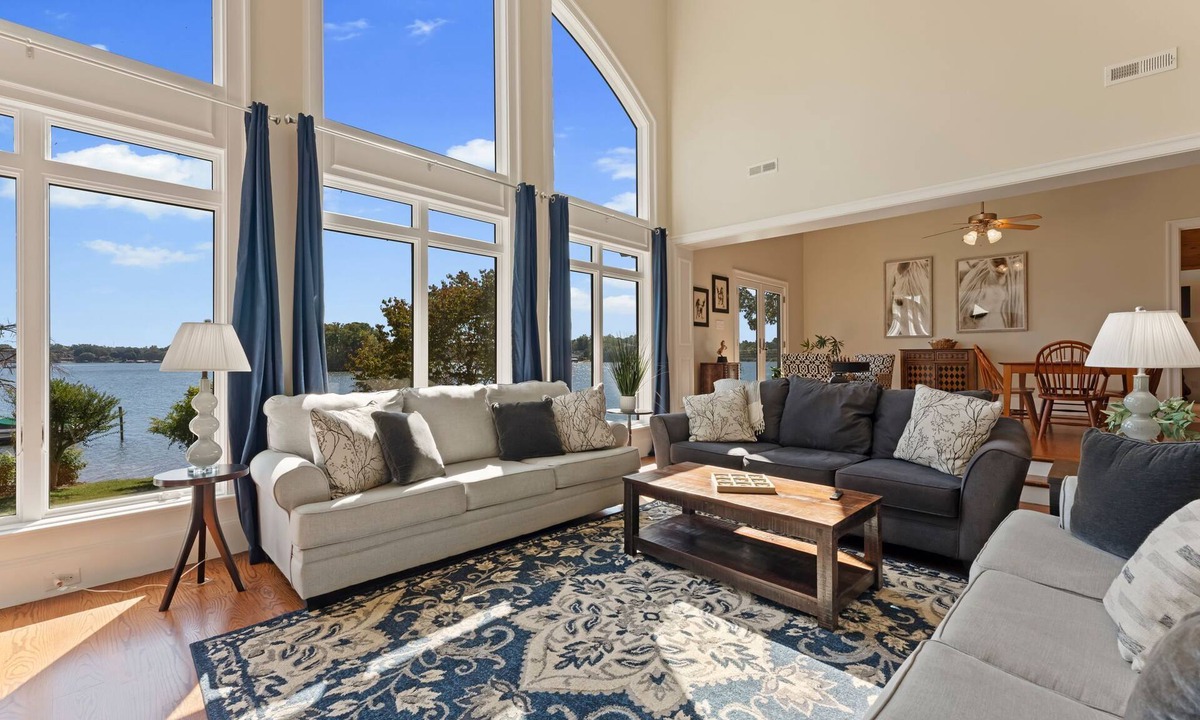Mooresville House | The Retreat at Morgan Bluff |Pool & Hot Tub| 8 bedrooms | Sleeps 20