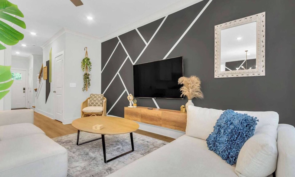 Spartanburg Villa | The Spartan Retreat | Luxe 3BR | Sleeps 10