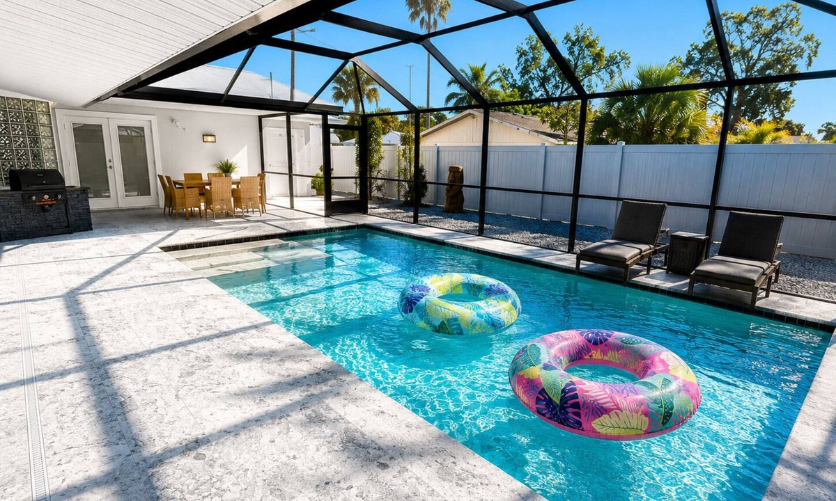 Walkers Holly Hill House | The Stillwater - Pool, Riverfront & Viewing Dock - Close to Speedway & Downtown!
