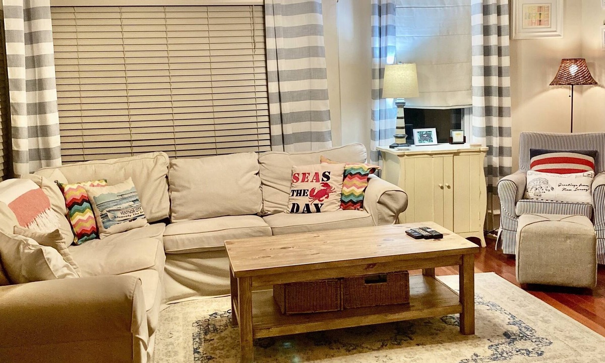 Ventnor City House | The Ventnor White House Across From Bay With Water Views