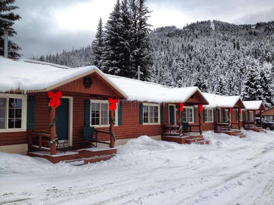 Red River Hotel | Three Bears Lodge