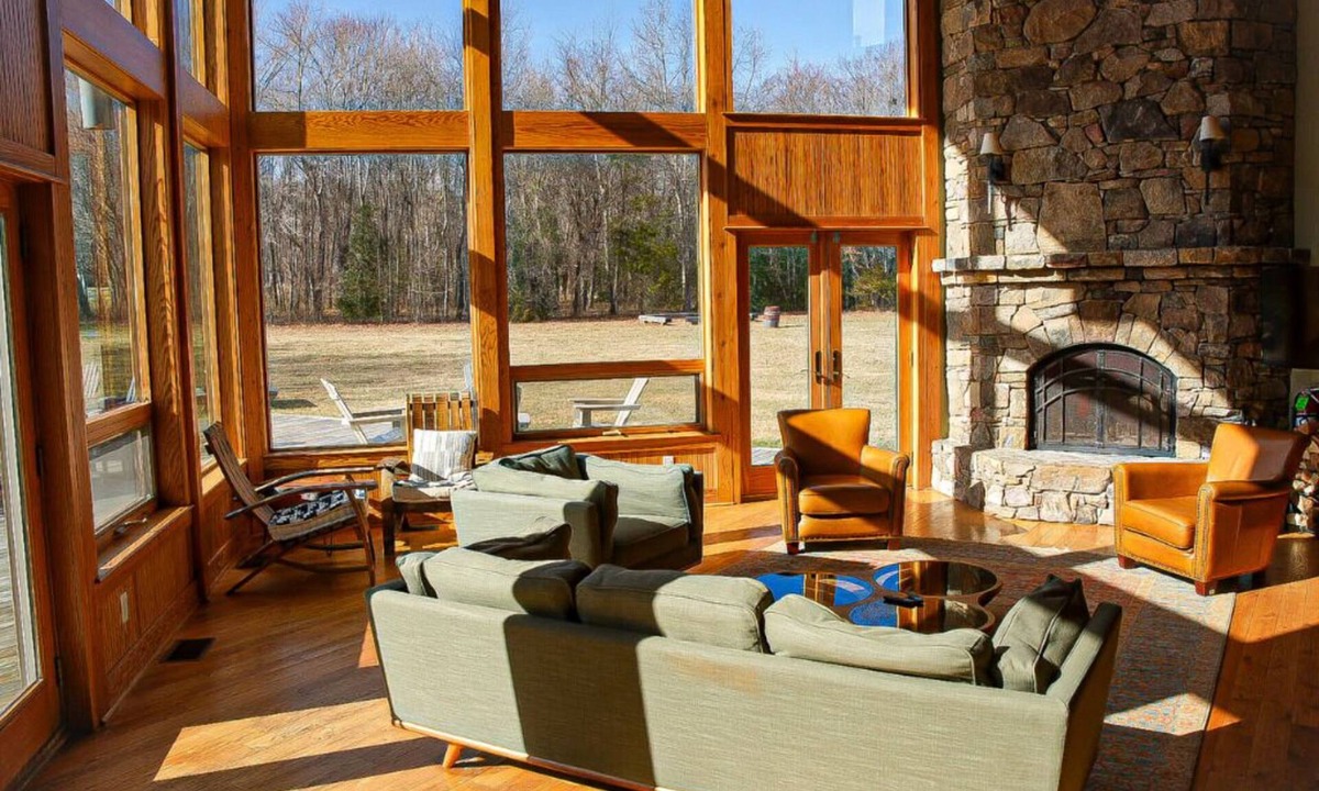 Roseland Cabin | Three Ridges Haven- Devils Backbone Brewing Company