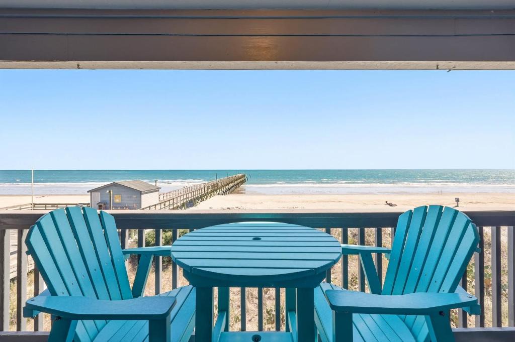North Myrtle Beach House | Tide Time Oceanfront at Sea Cabin w Pool