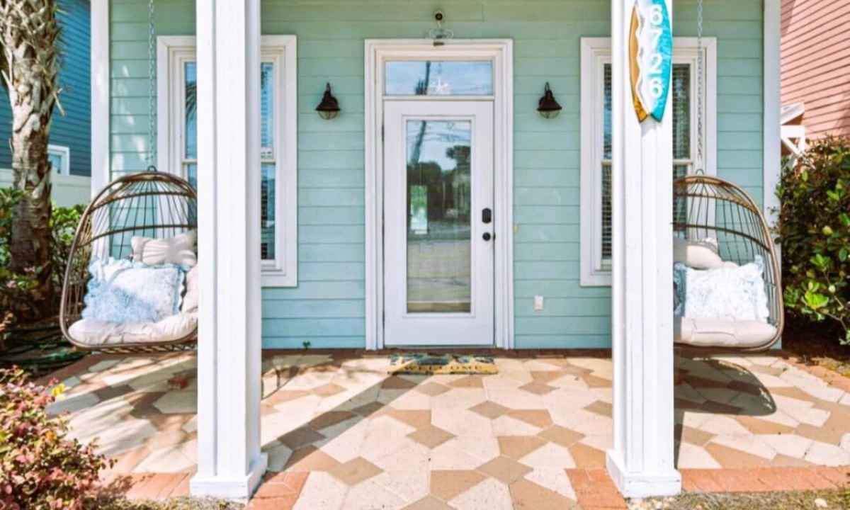 Holiday Beach House | Tidepool Manor - Newly Remodeled -Walk to Beach -Private Heated Pool - Sleeps 15