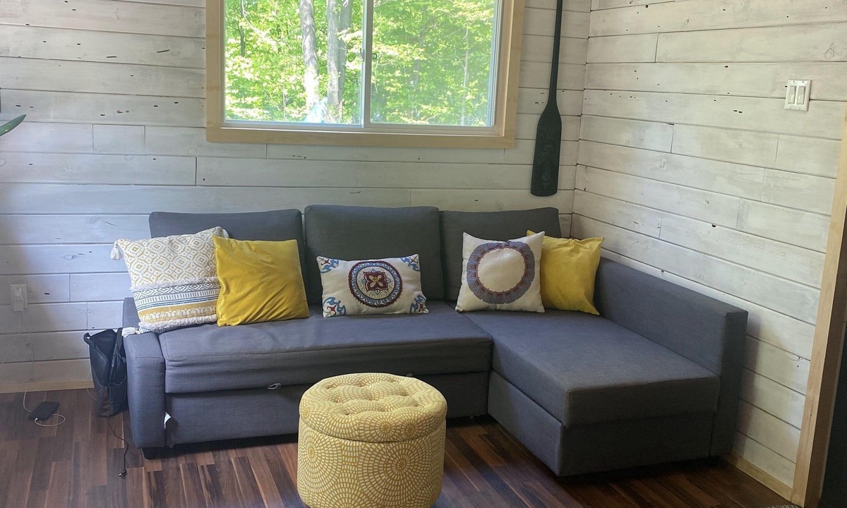Central Frontenac Cabin | Tiny in The Trees