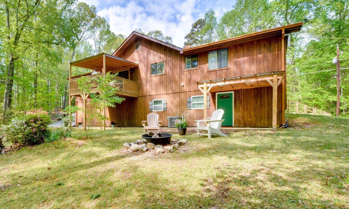 Toccoa Apartment | Tranquil 1-bedroom apartment with AC in charming Toccoa