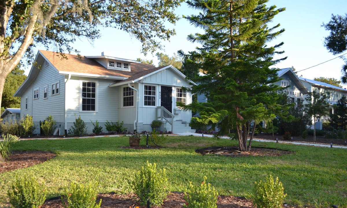 Mount Dora House | TREASURE ON TREMAIN – Charming 3BR/2BA home, Short Walk to Everything!