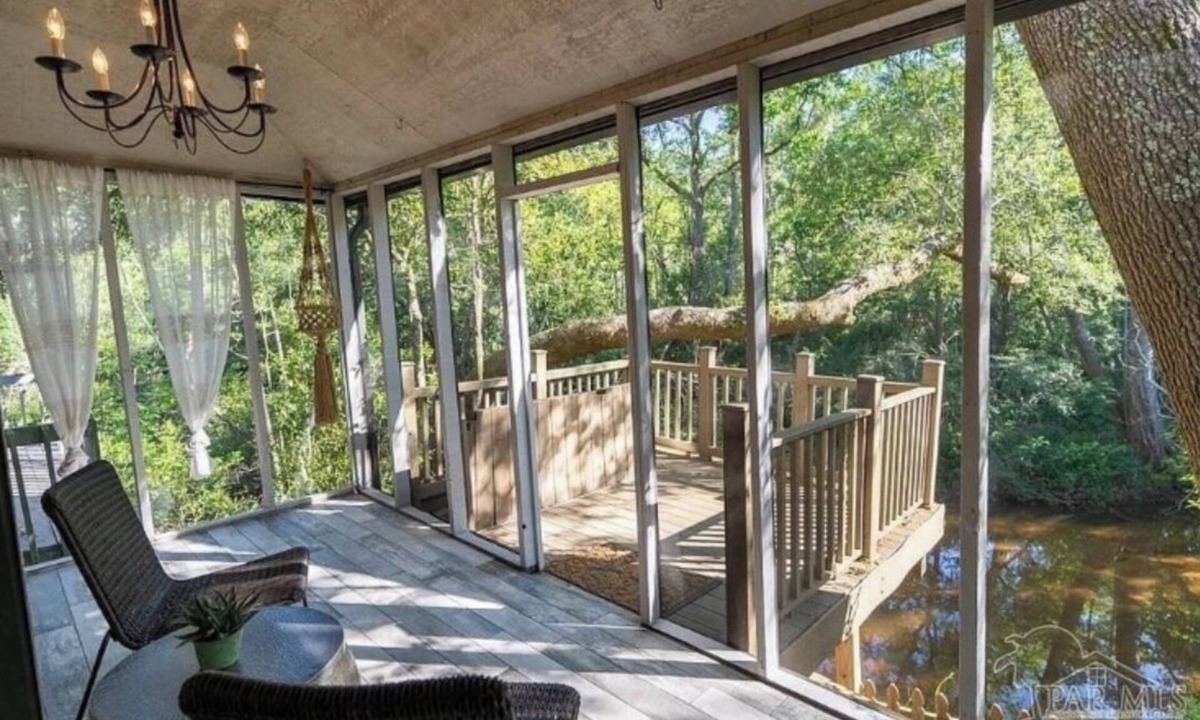 Florida Panhandle House | "Tree House" on The Creek in Mid Town Pensacola!