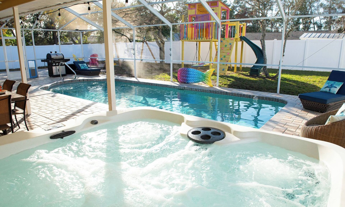 Spring Hill House | Treehouse, Swings, Hot Tub, Heated Pool & Mermaids