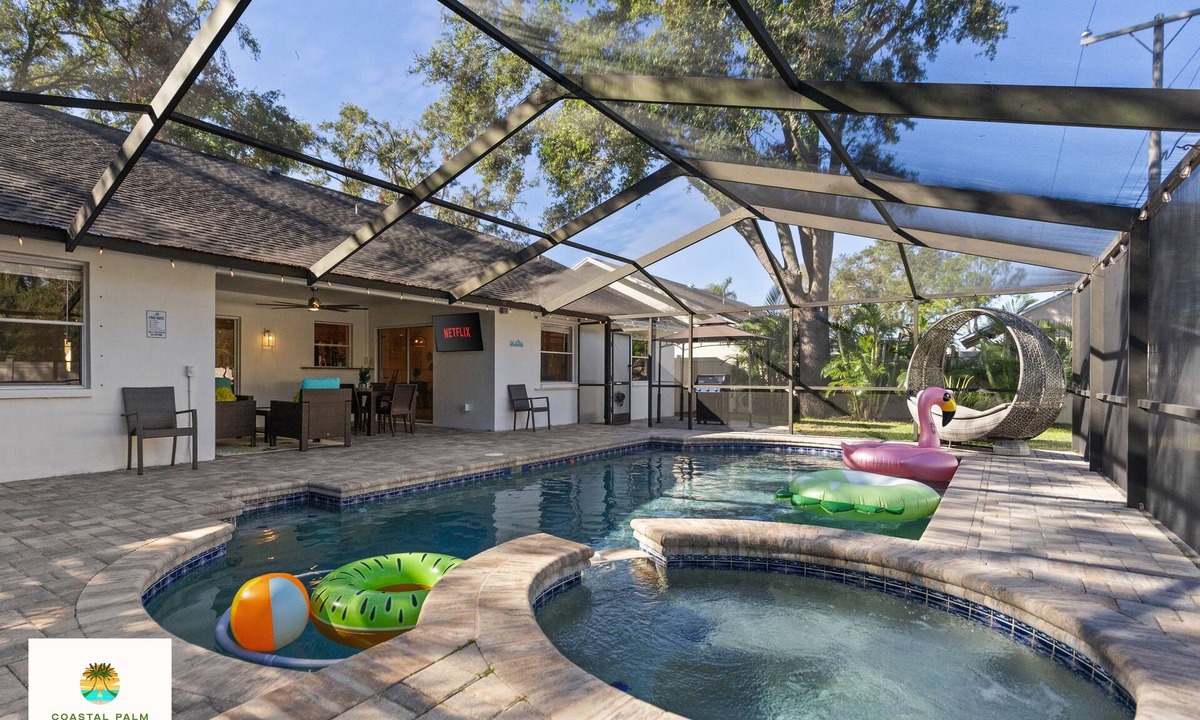 Palm Harbor House | Tropical House/Hot Tub & Pool/Near Beach +Pets