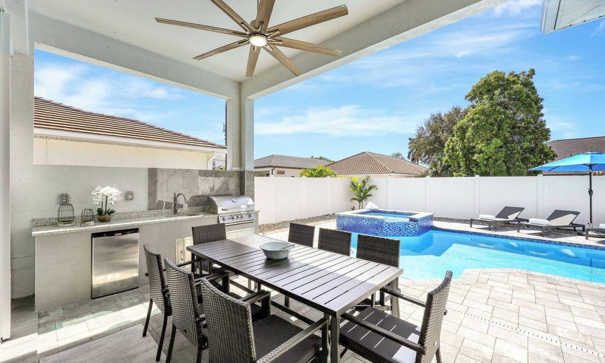 Naples Park House | Twin Tides | 2 Side-by-Side Homes w/Pools + Spas