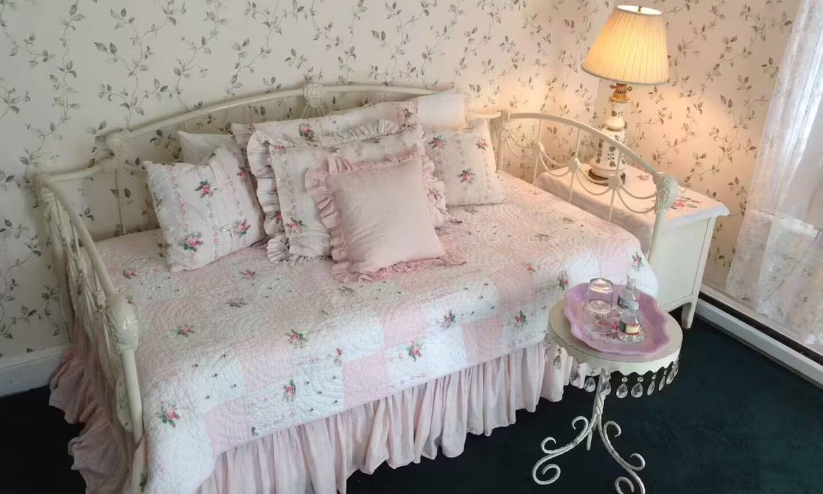 Spring Lake Villa | Two room suite sleeps four