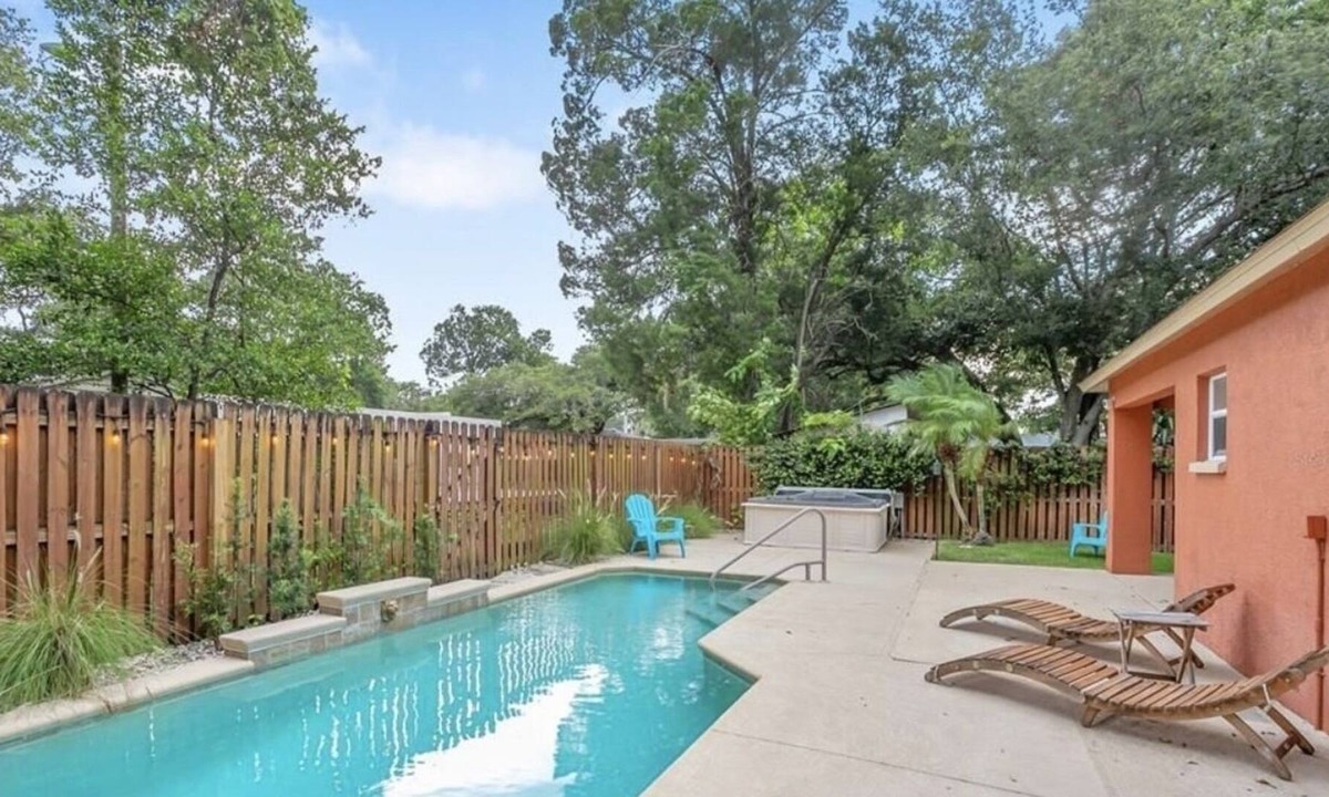 Riverside Heights House | Unique 3 Bedroom Tampa Home w/ Pool+Jacuzzi
