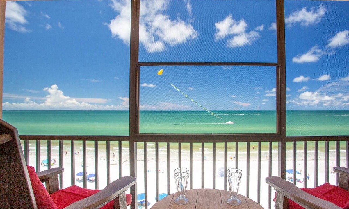 Madeira Beach Condo | Unwind Together with a Beachfront View, Beach, Pool. 6th Floor. Tickets to Top Attractions Daily