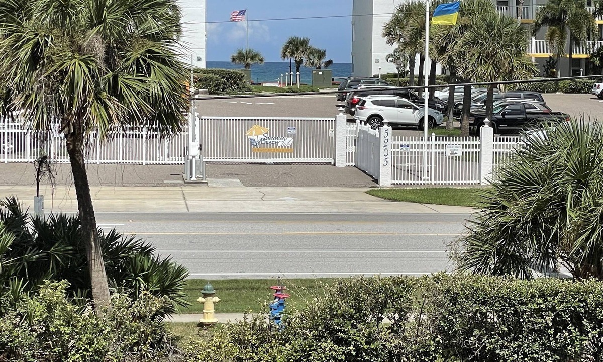 New Smyrna Beach Condo | Updated rates:Oceanwalk bldg 2: 2 bed 2 bath w Ocean view from balcony. Pet fee