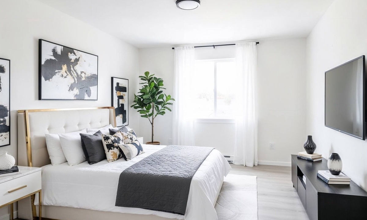 White Plains House | Upscale Modern Luxury 3BR Home