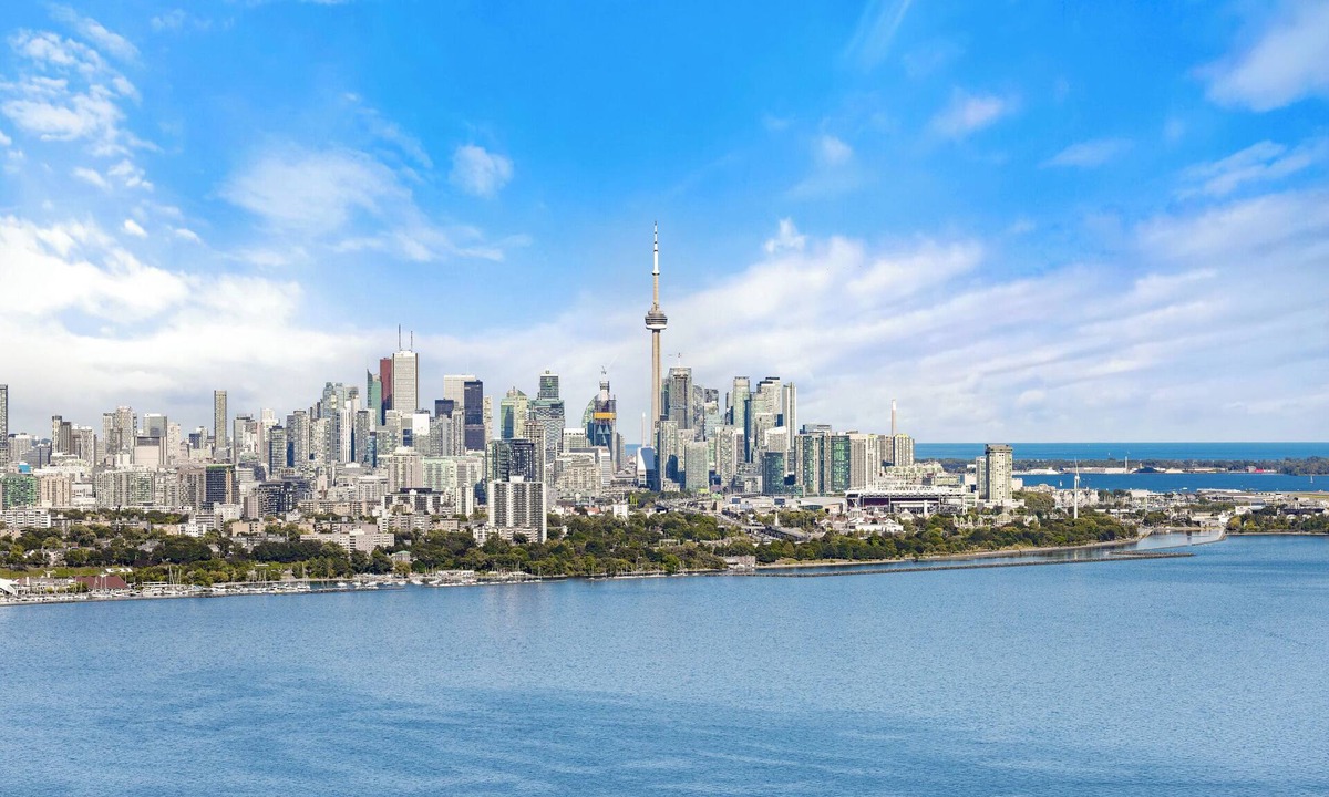 Humber Bay Condo | Upscale Penthouse with breathtaking unobstructed views