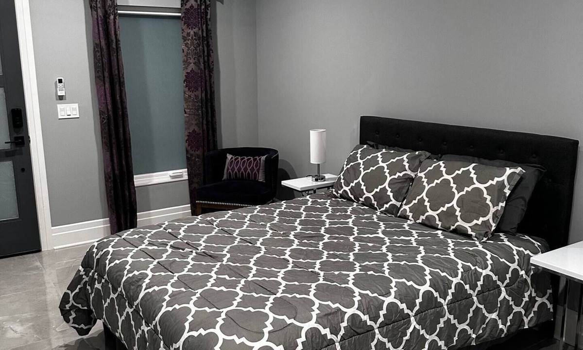 Ybor City Apartment | Urban -e - Suite