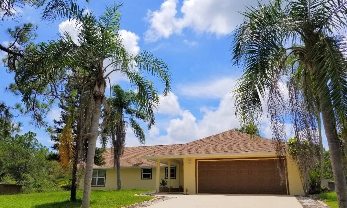 Sarasota House | VACATION HOME WITH PRIVATE POOL ON EQUINE RANCH