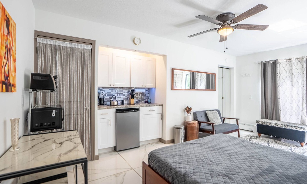 Lutz Apartment | Vacation Nude! Paradise Lakes Clothing Optional M5!
