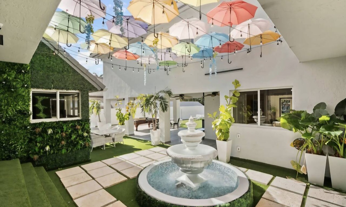 Ludlam House | Villa Caleta