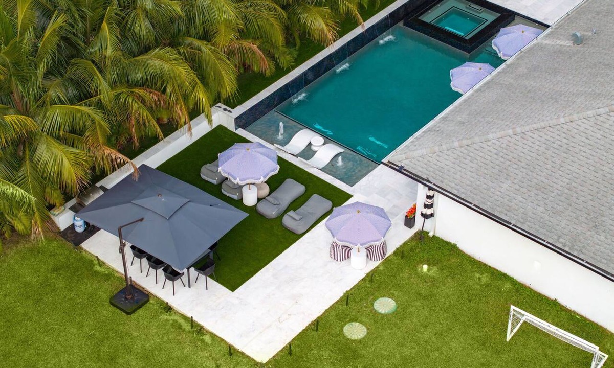 Seybold House | Villa Luna Miami-Pool Hot tub Sunken Fire Pit Games