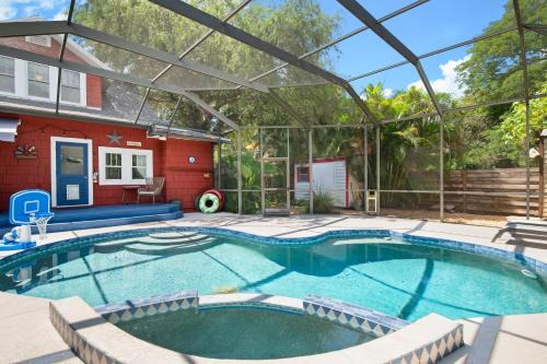 Palmetto House | Ville Villekulla! Private pool home near Historic Palmetto!