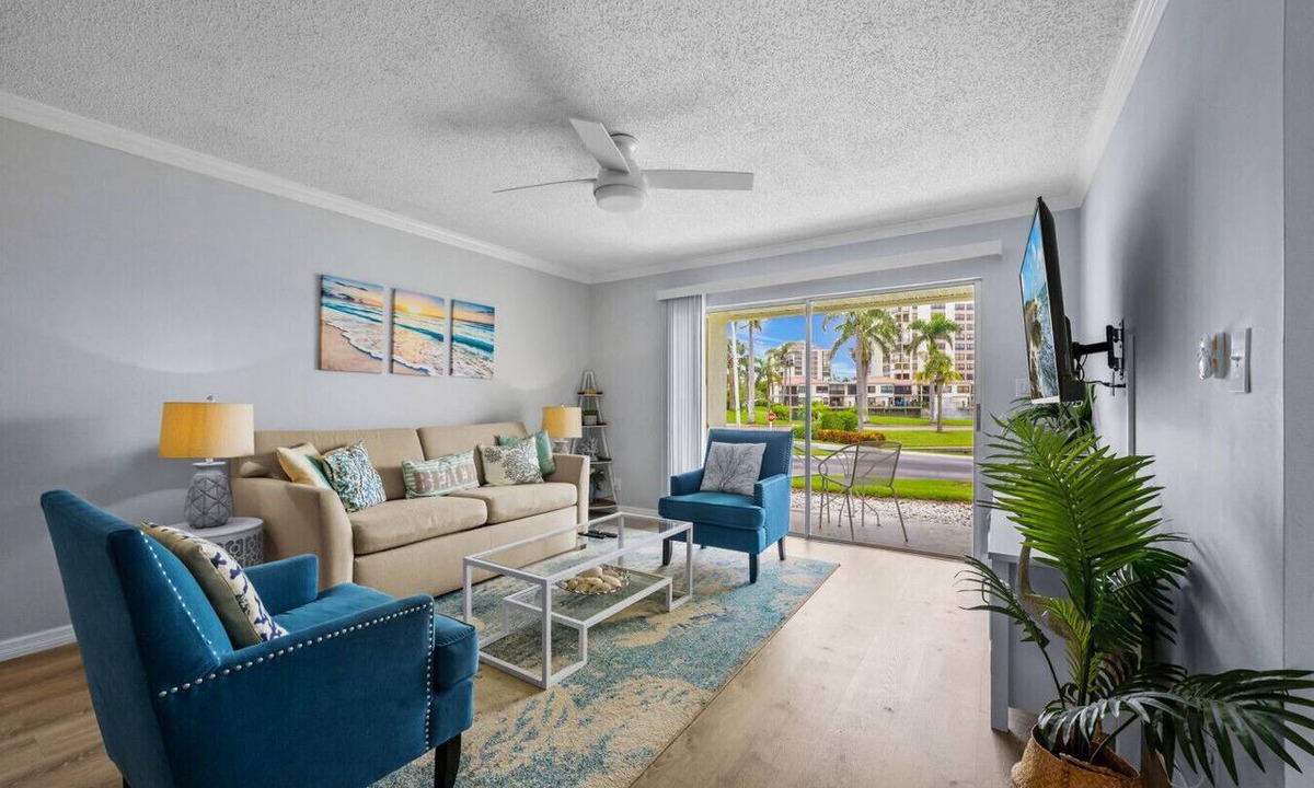 Isla del Sol Condo | Vista Verde East 8-164