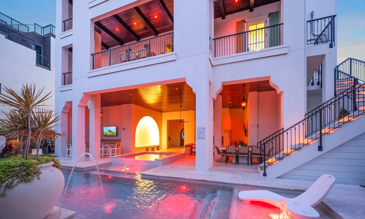 Bradenton Beach House | Walk to Beach & Bridge St - Gulf-View Luxury